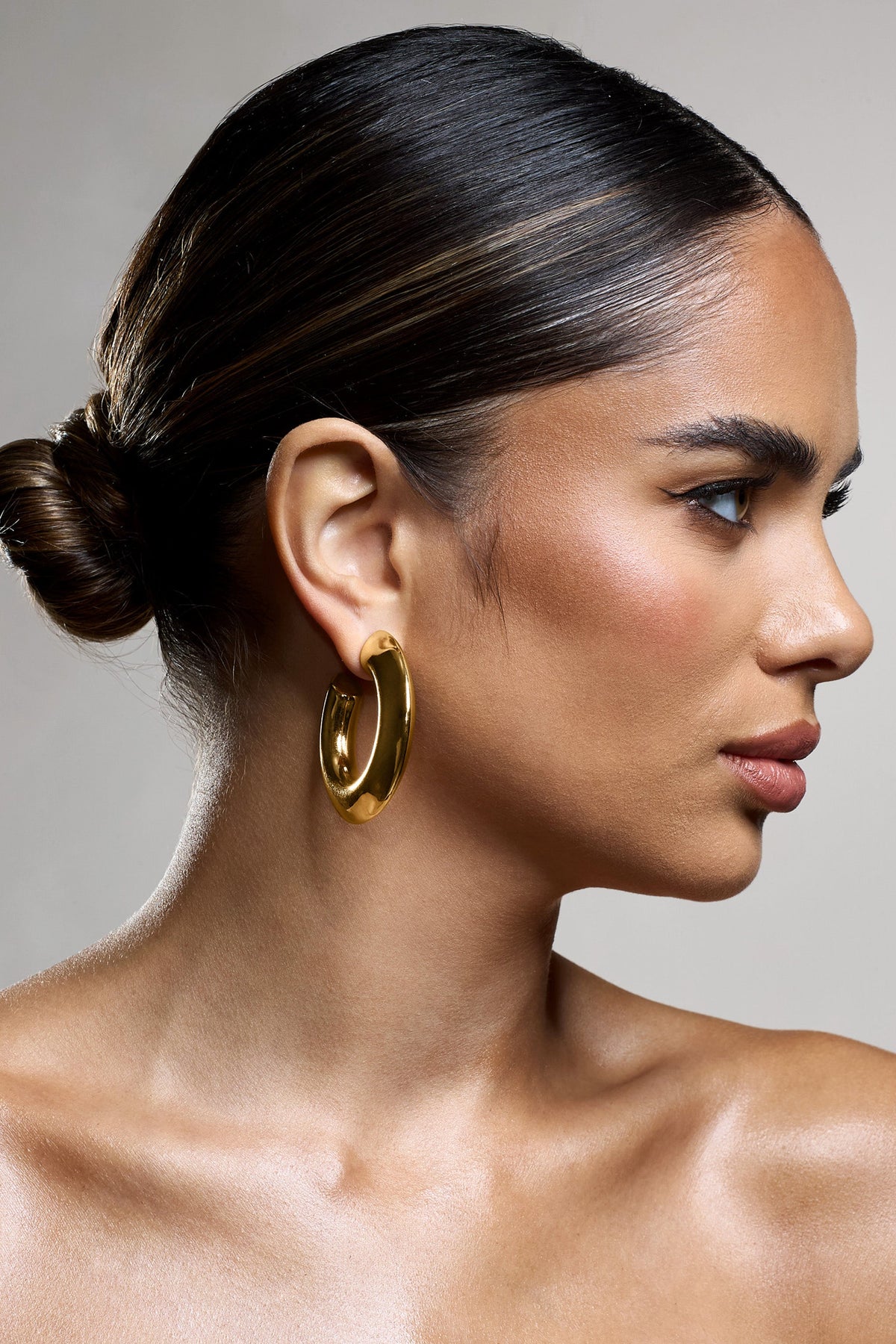 WB_CL134290007-NatalyaGoldChunkyHoopEarrings3