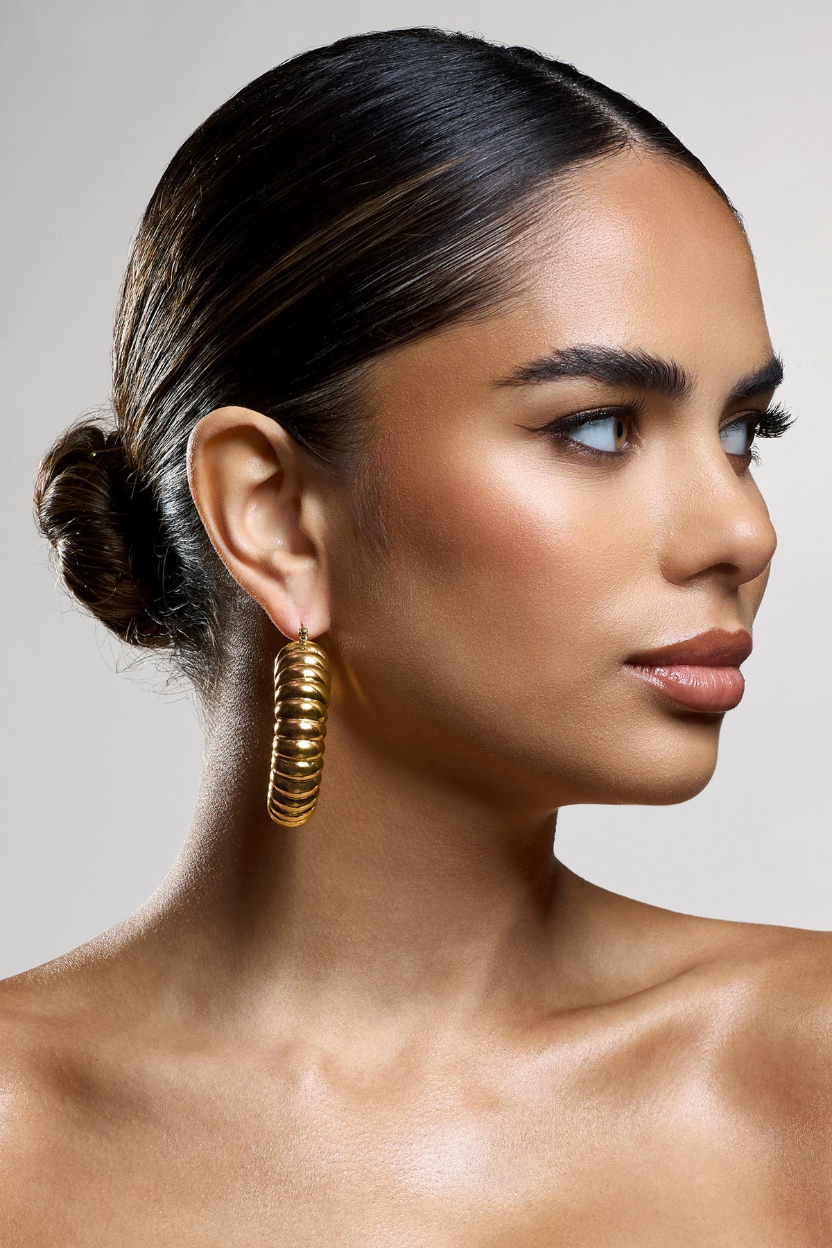 WB_HR_CL134269007-DoverGoldChunkyRibbedHoopEarrings0