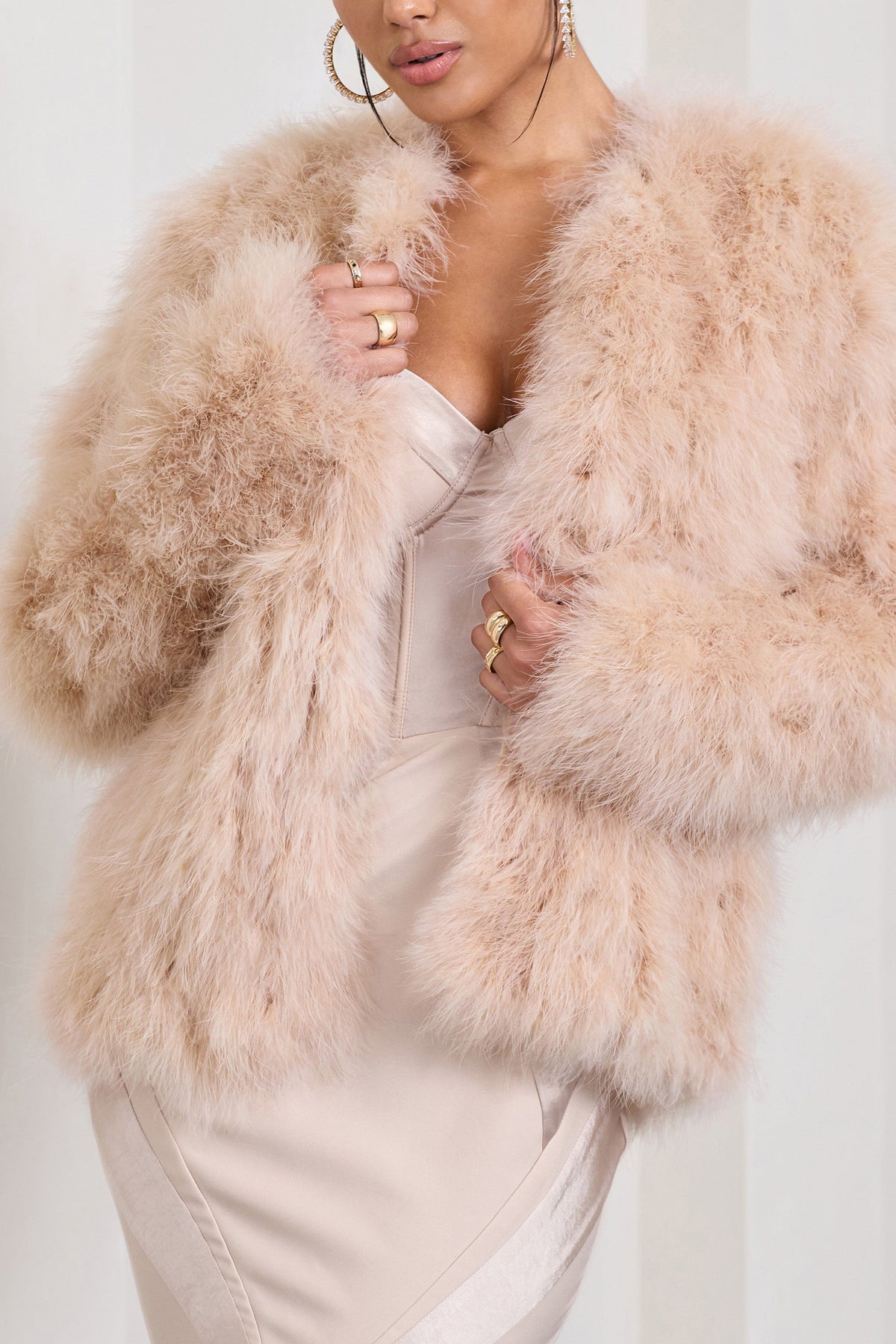 WB_CL129541059-AvesChampagneShortFluffyFeatherJacket4
