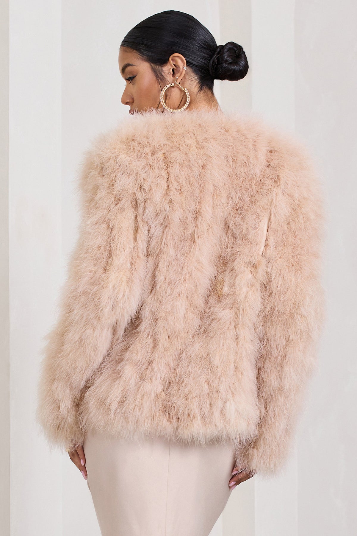 WB_CL129541059-AvesChampagneShortFluffyFeatherJacket5