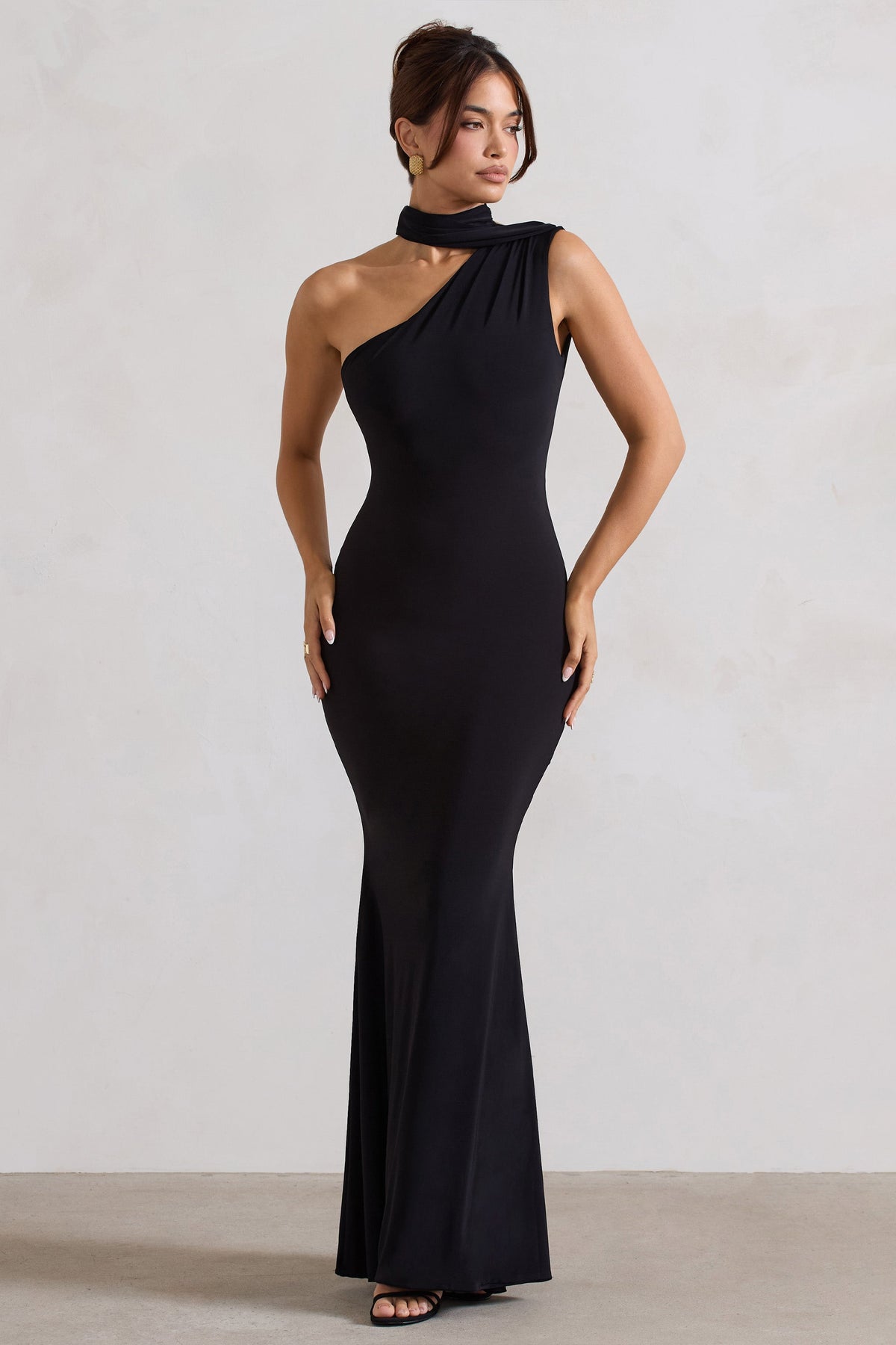 WB_HR_CL128395002-CapucineBlackOneShoulderDrapedMaxiDress0