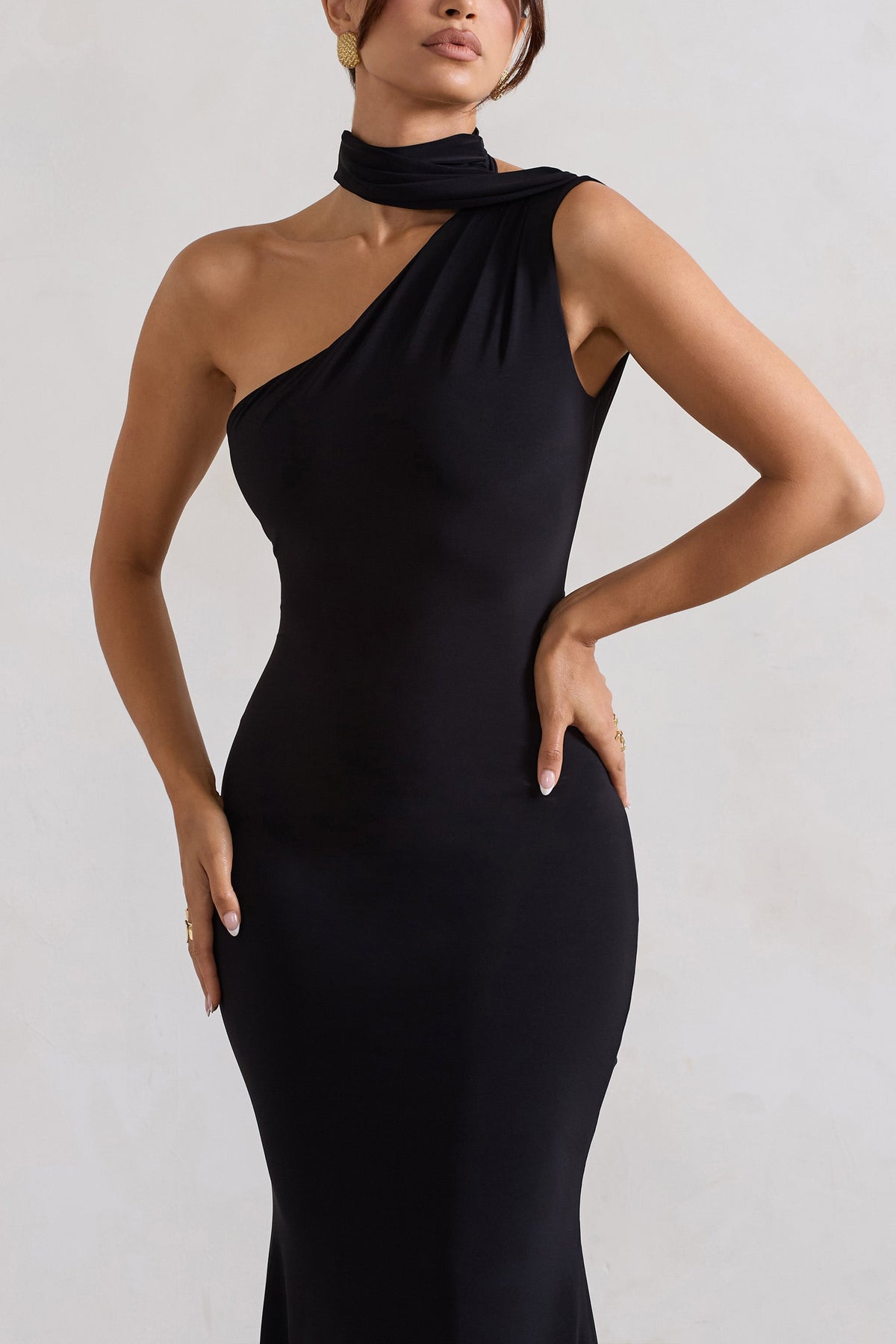 WB_HR_CL128395002-CapucineBlackOneShoulderDrapedMaxiDress10