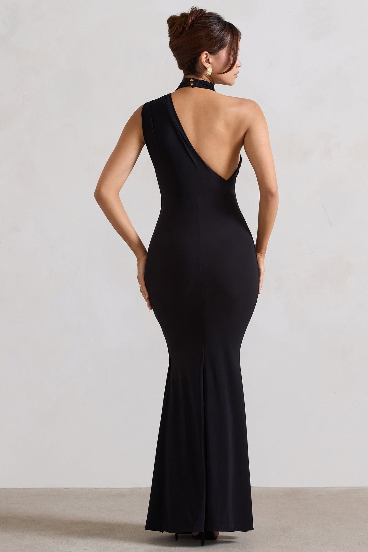 WB_HR_CL128395002-CapucineBlackOneShoulderDrapedMaxiDress11