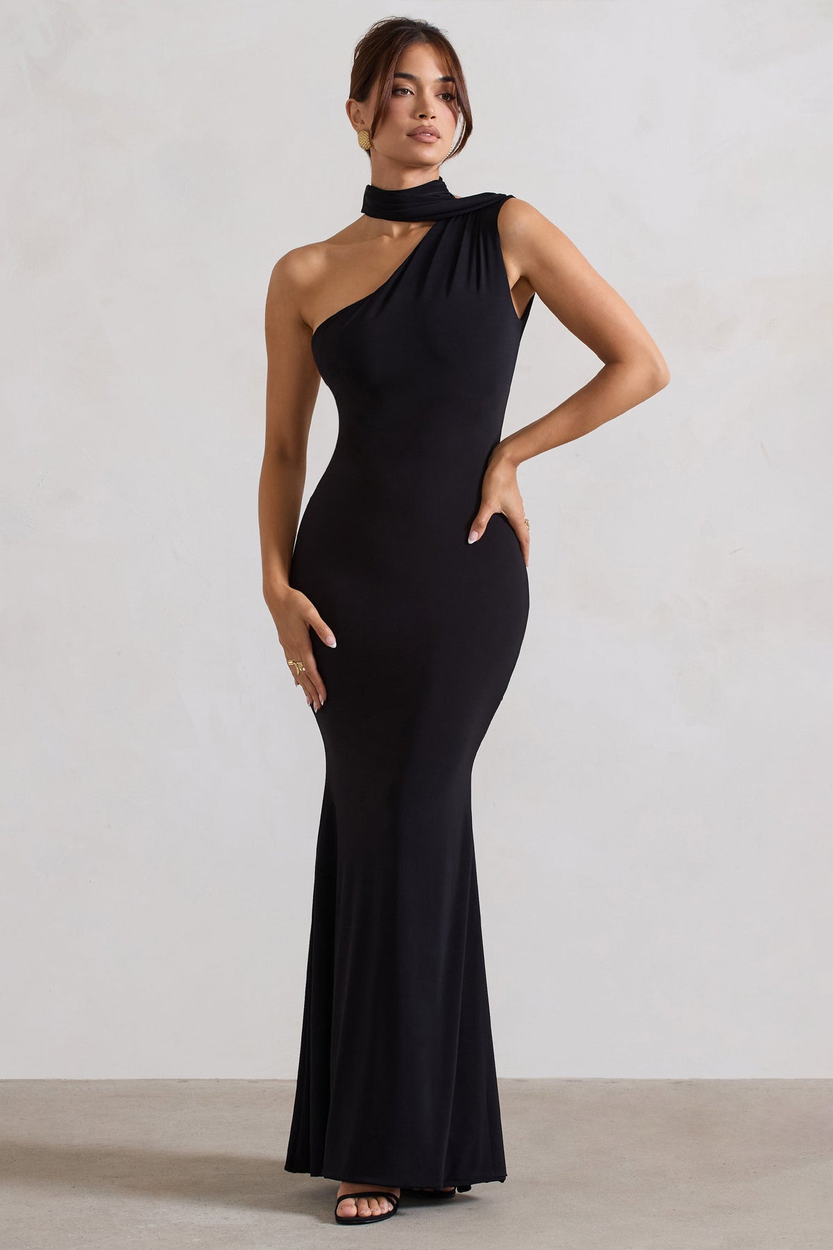 WB_HR_CL128395002-CapucineBlackOneShoulderDrapedMaxiDress2
