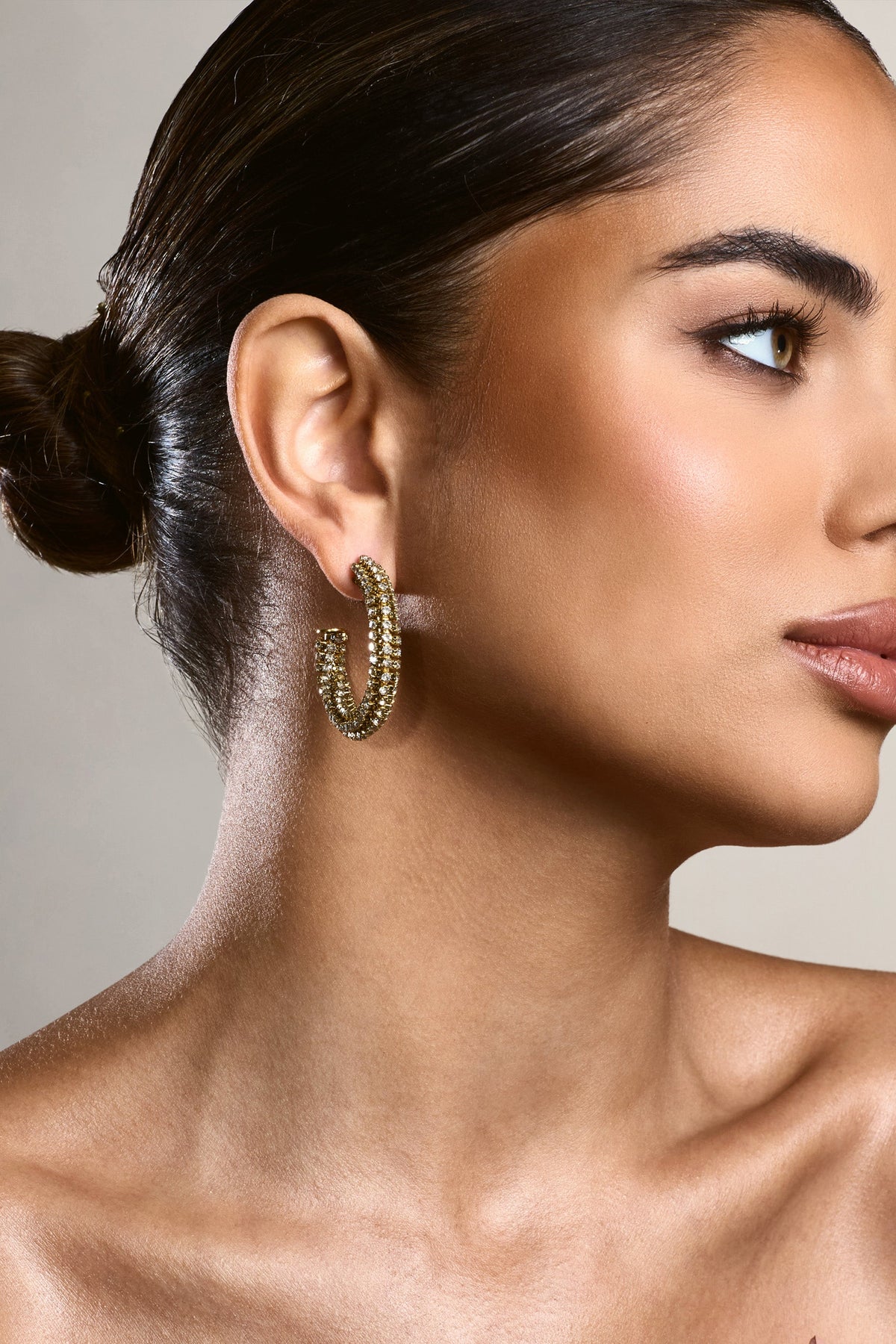WB_HR_CL134178007-Ebony_GoldDiamanteChunkyHoopEarrings4