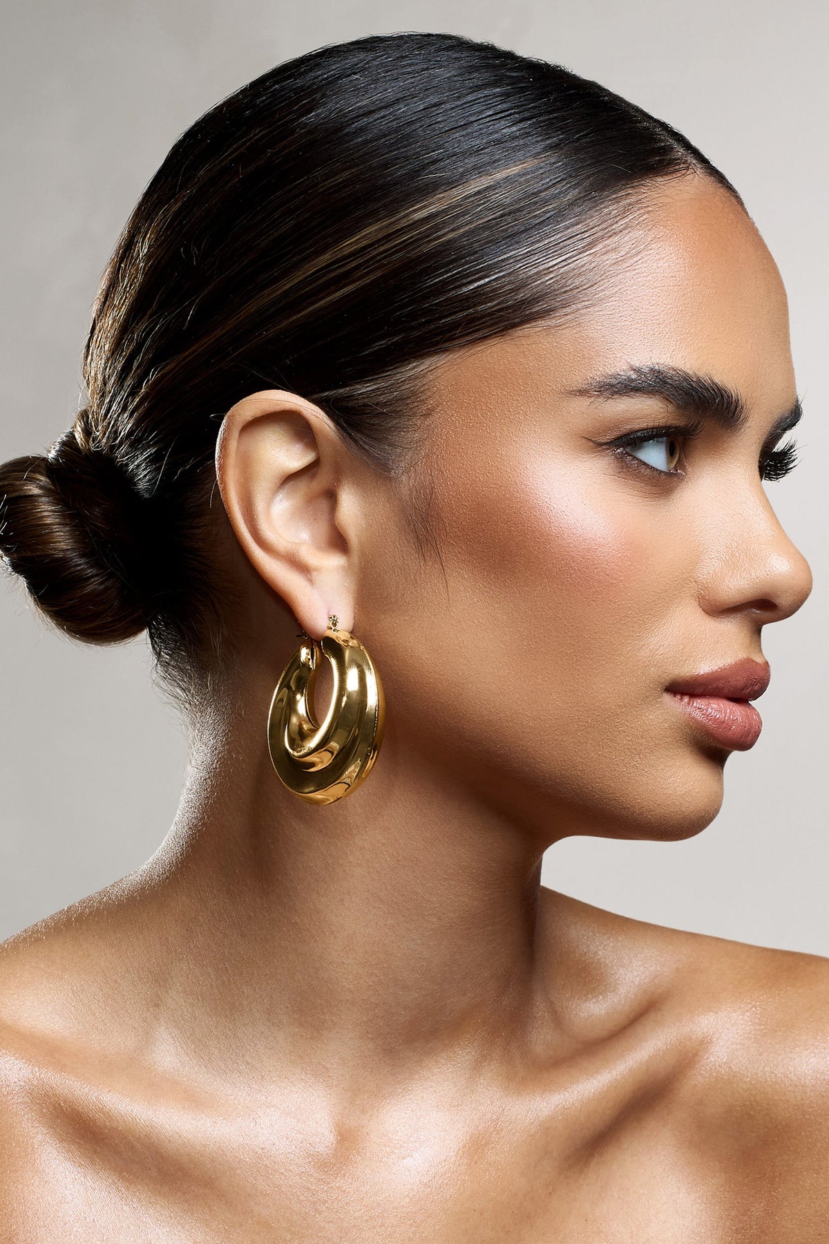 WB_HR_CL134493007-IowaGoldChunkyStatementHoopEarrings0_487ad2ed-5825-4c66-bed7-1fe43e6f7959