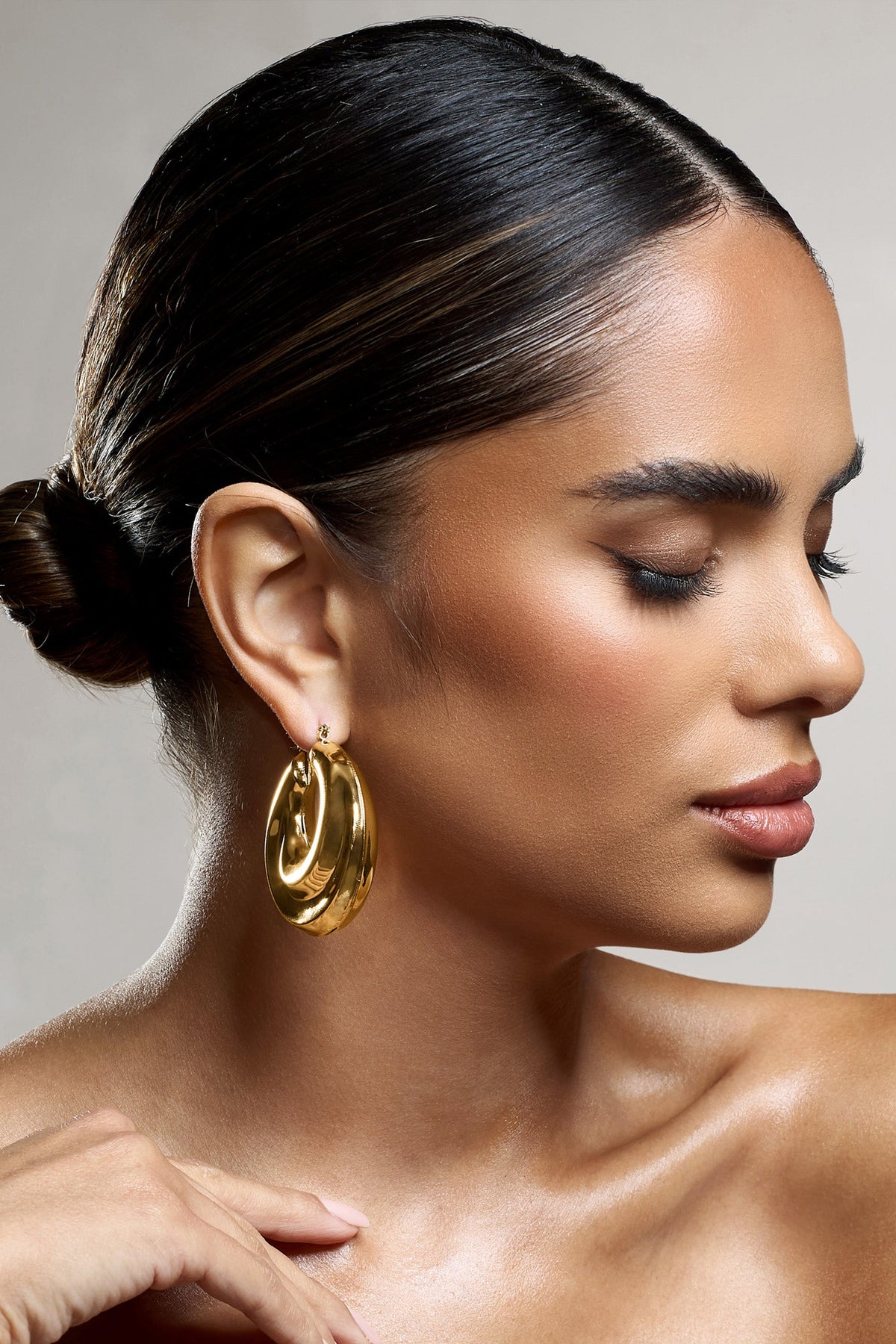 WB_HR_CL134493007-IowaGoldChunkyStatementHoopEarrings3_3e6322b5-316a-46bb-bb76-83de0c47db49