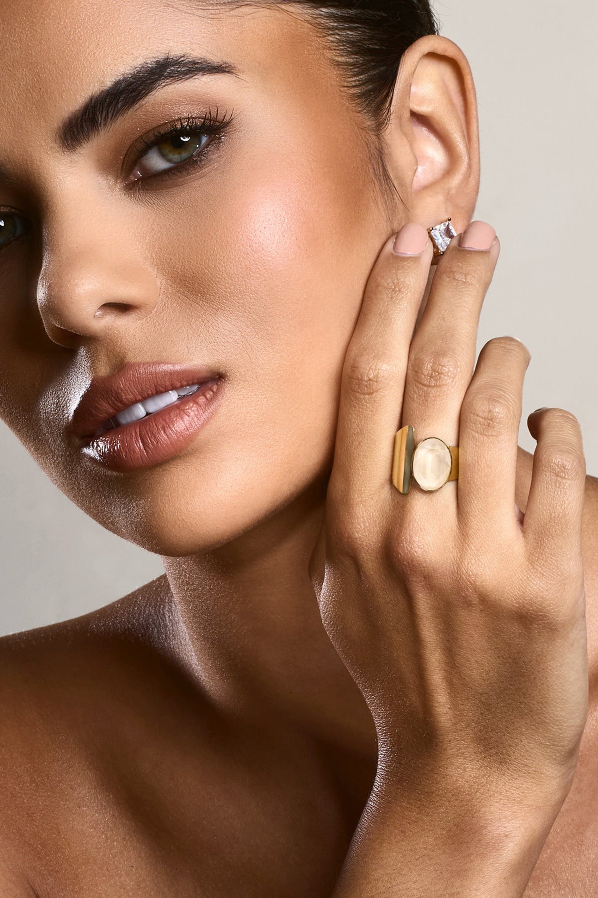 WB_HR_CL134640096-Roxi_GoldPendantWrapRing4