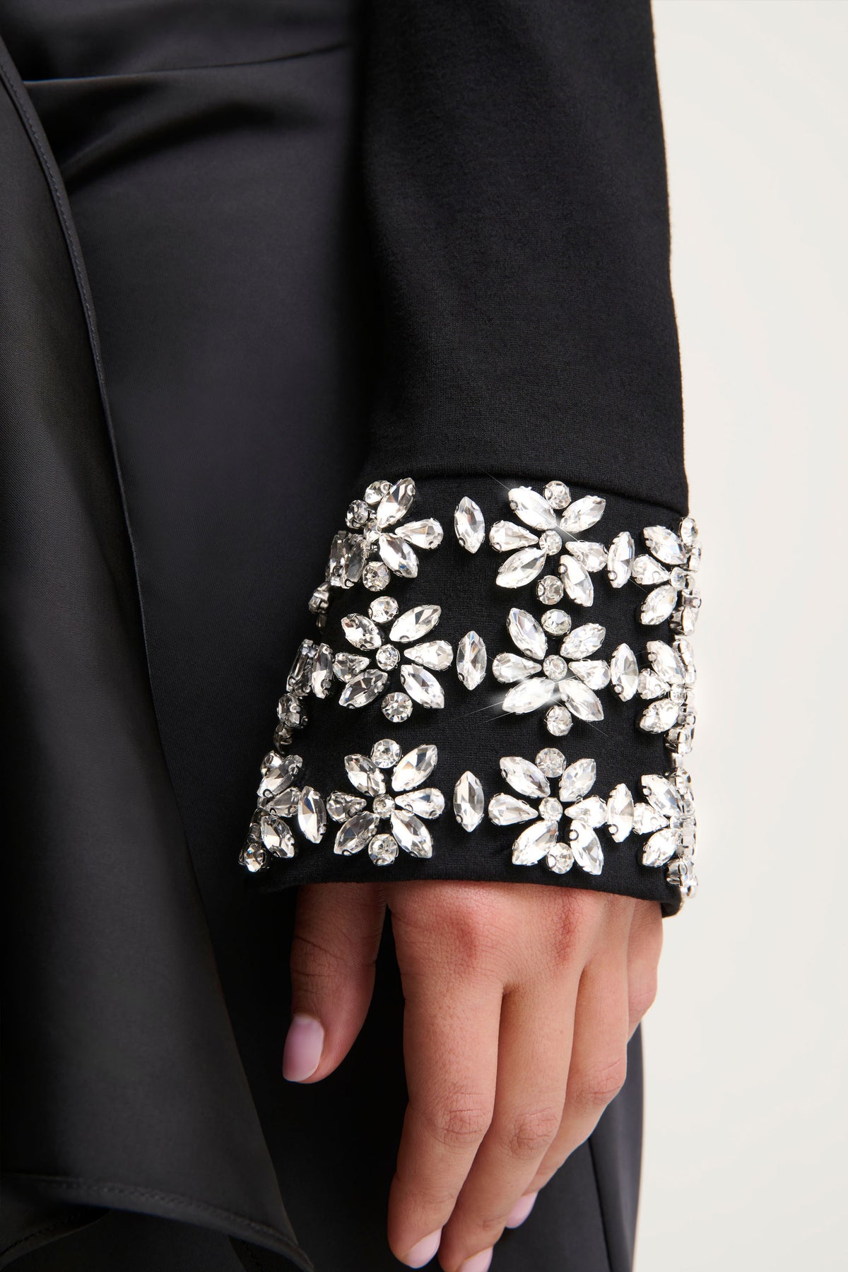 uploaded_image_5_ne34m